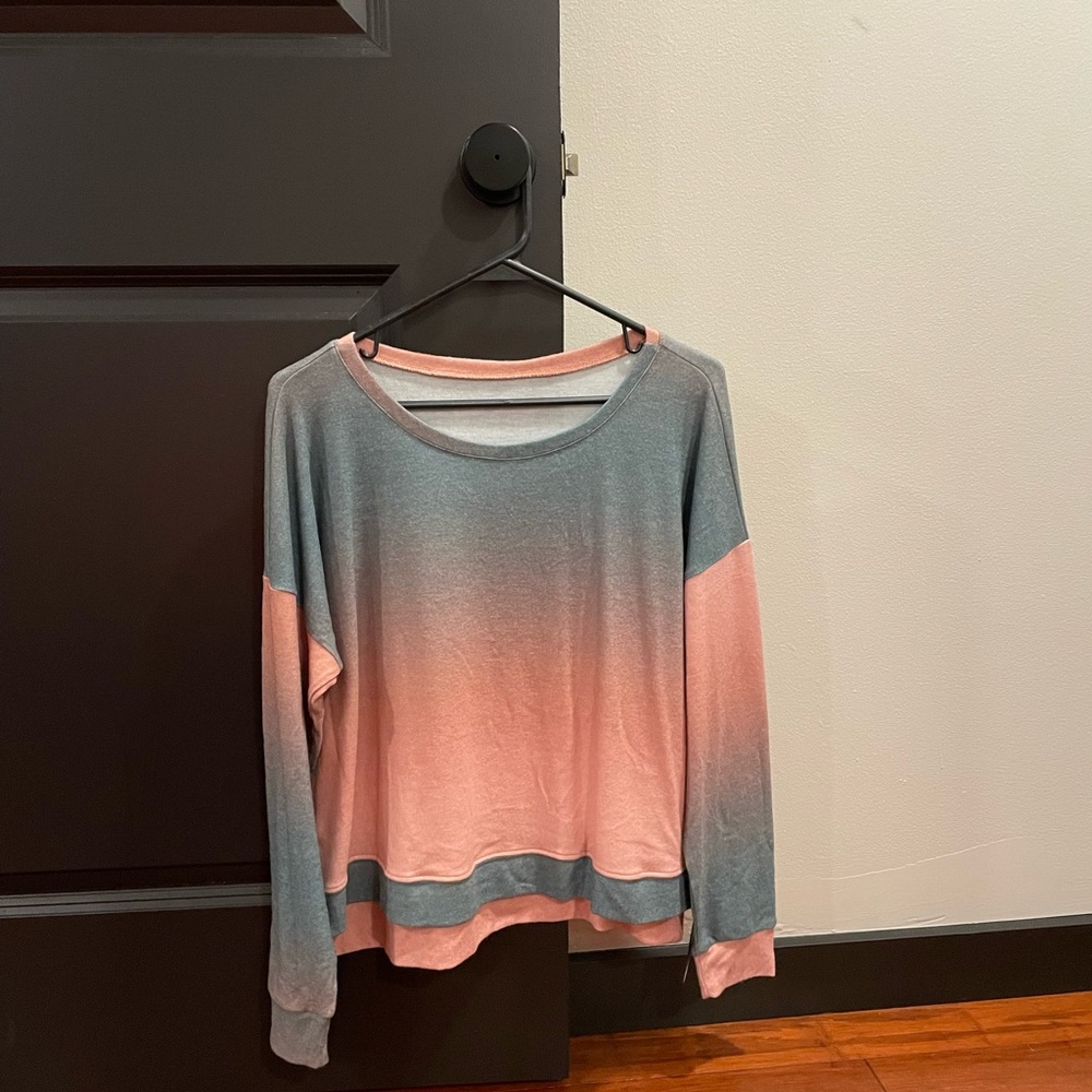 Onzie Sweatshirt NWT